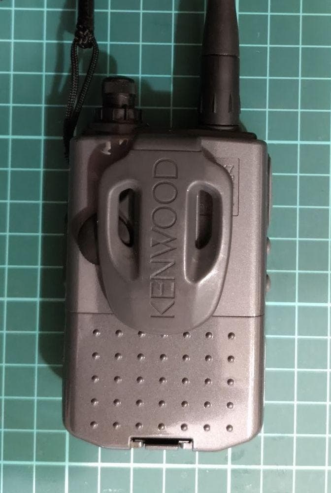 ケンウッドTH-K7 デュアルバンドトランシーバー