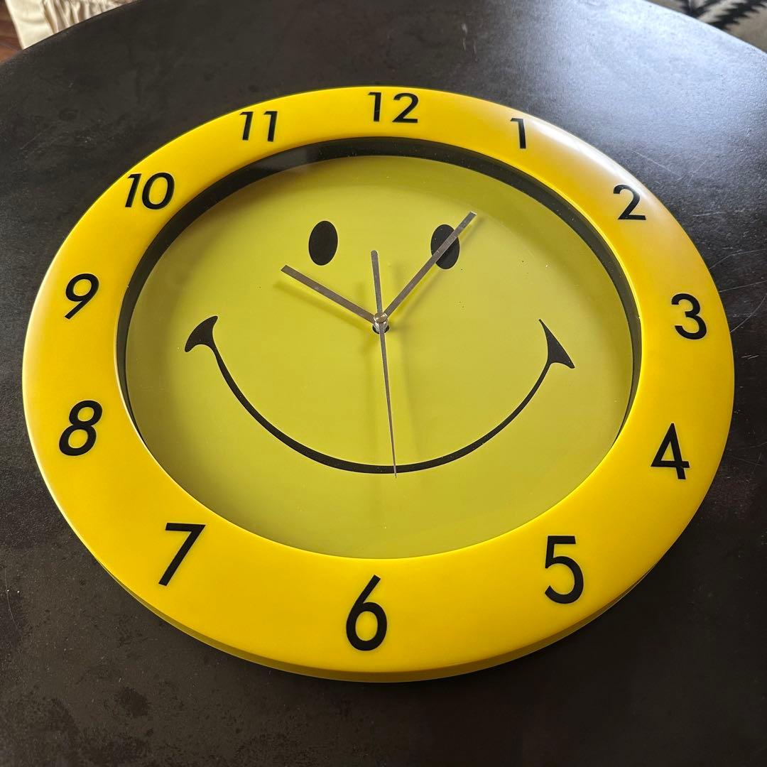レトロ　スマイリー　壁掛け時計　稼働致します。