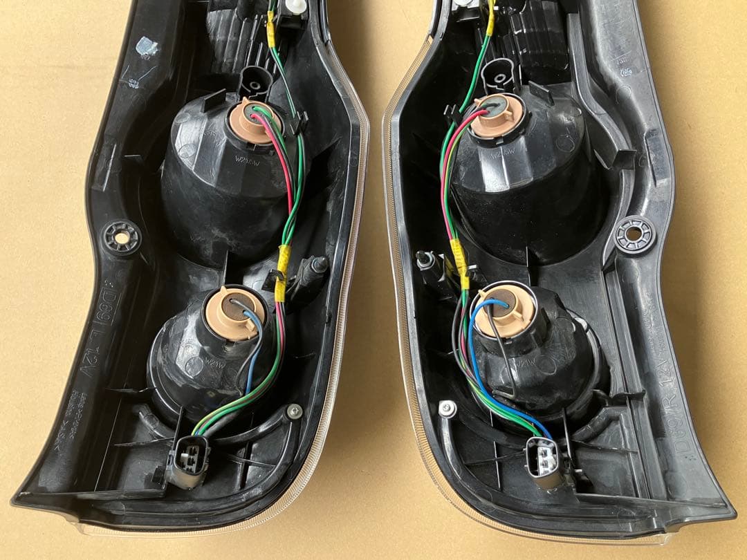 送料無料 L275S L285S ミラカスタム テールライト 左右セット 中古品