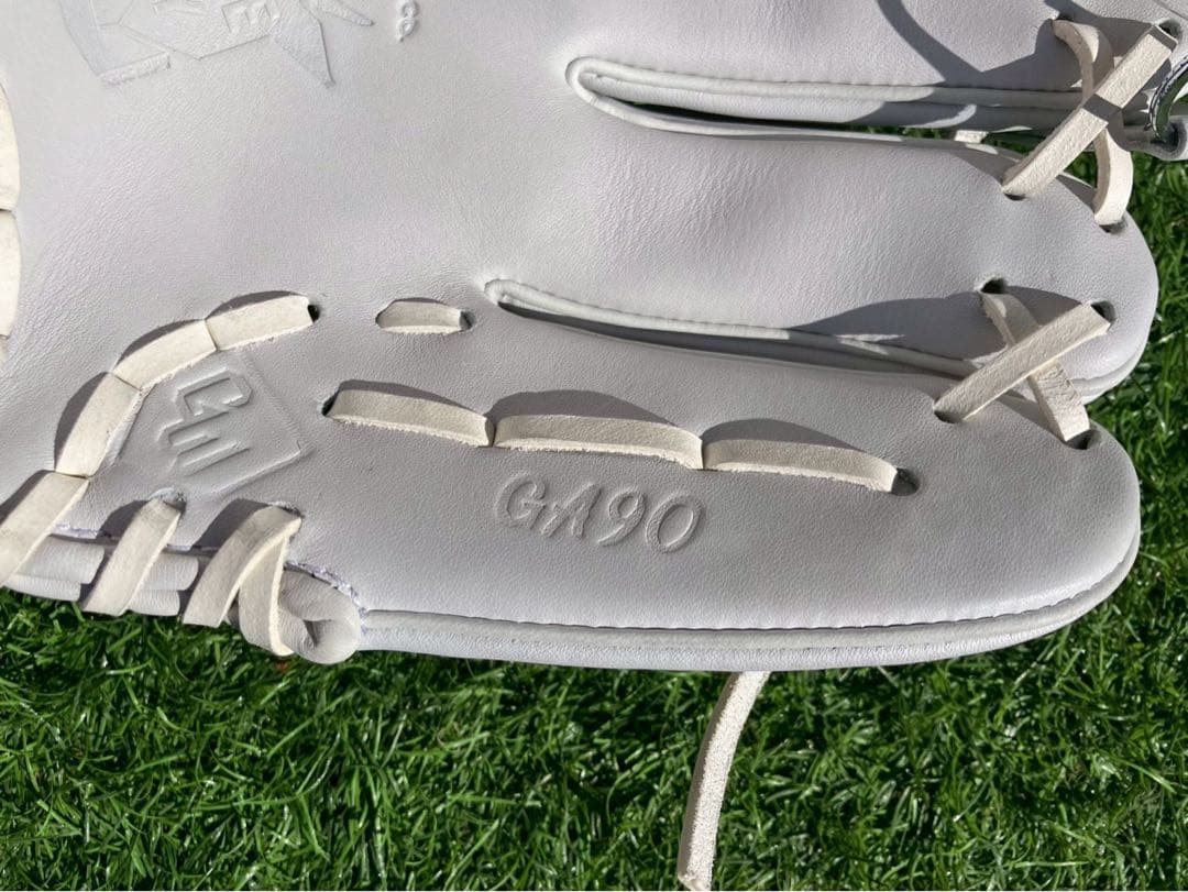 新品未使用　オーダー　グローブワークス　内野　　軟式　白　グラブ　グローブ