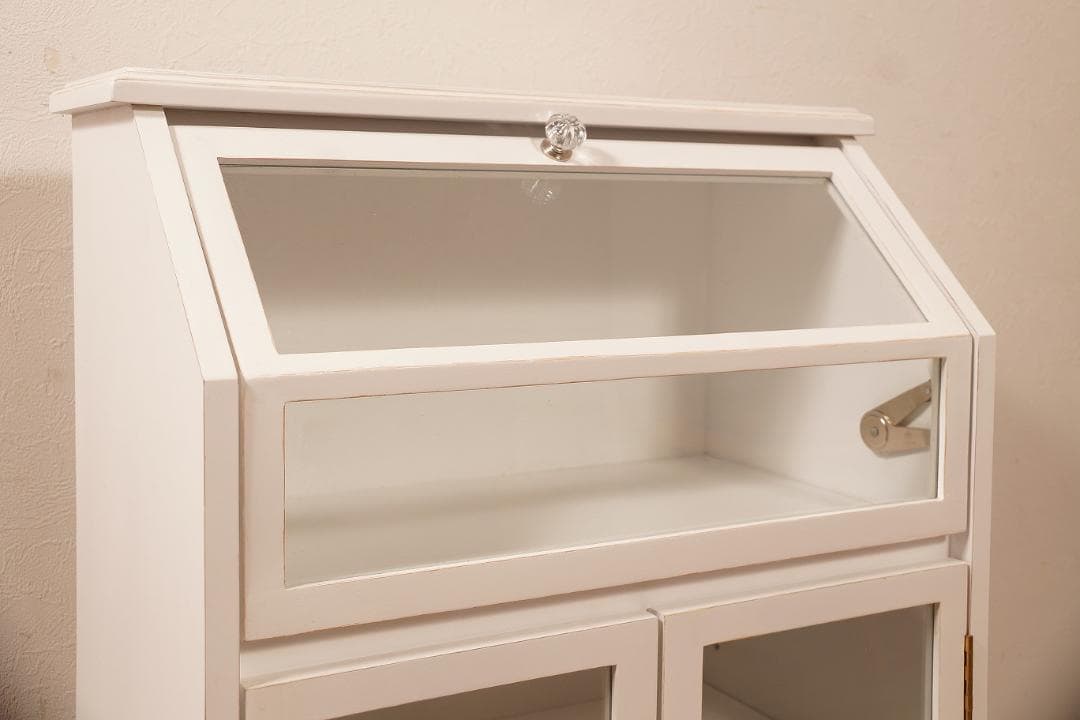 【新品】クラシカル　ガラスキャビネット　アンティークホワイト　収納 チェスト