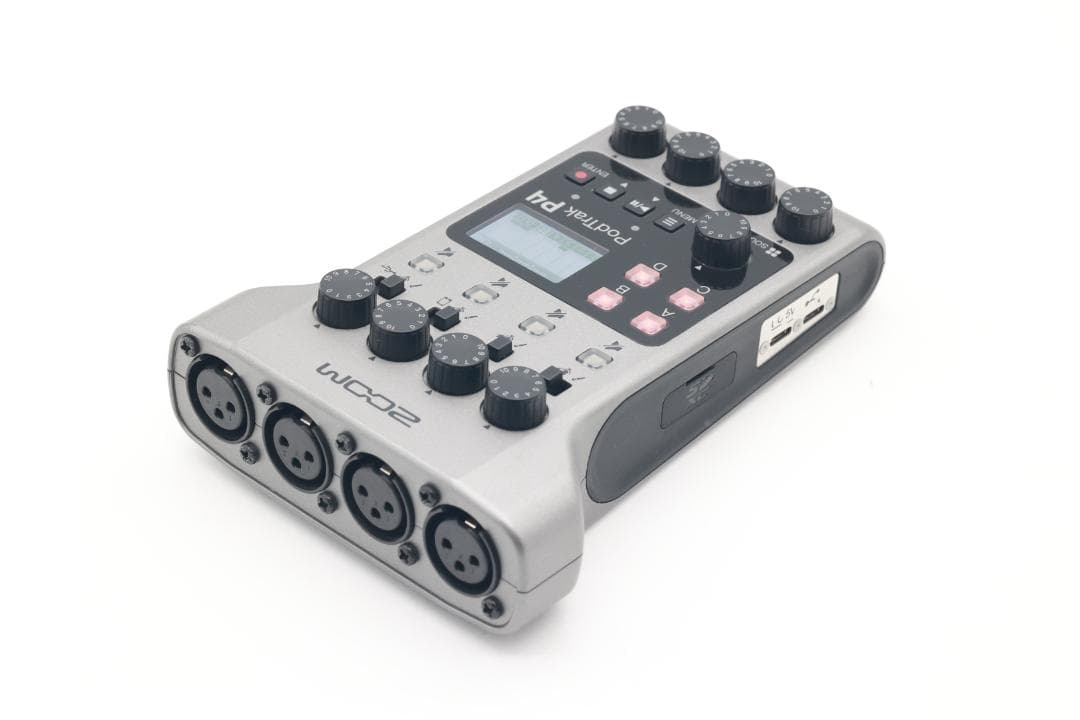 【4047】ZOOM P4 ポッドキャストレコーダー 高性能マイクプリアンプ