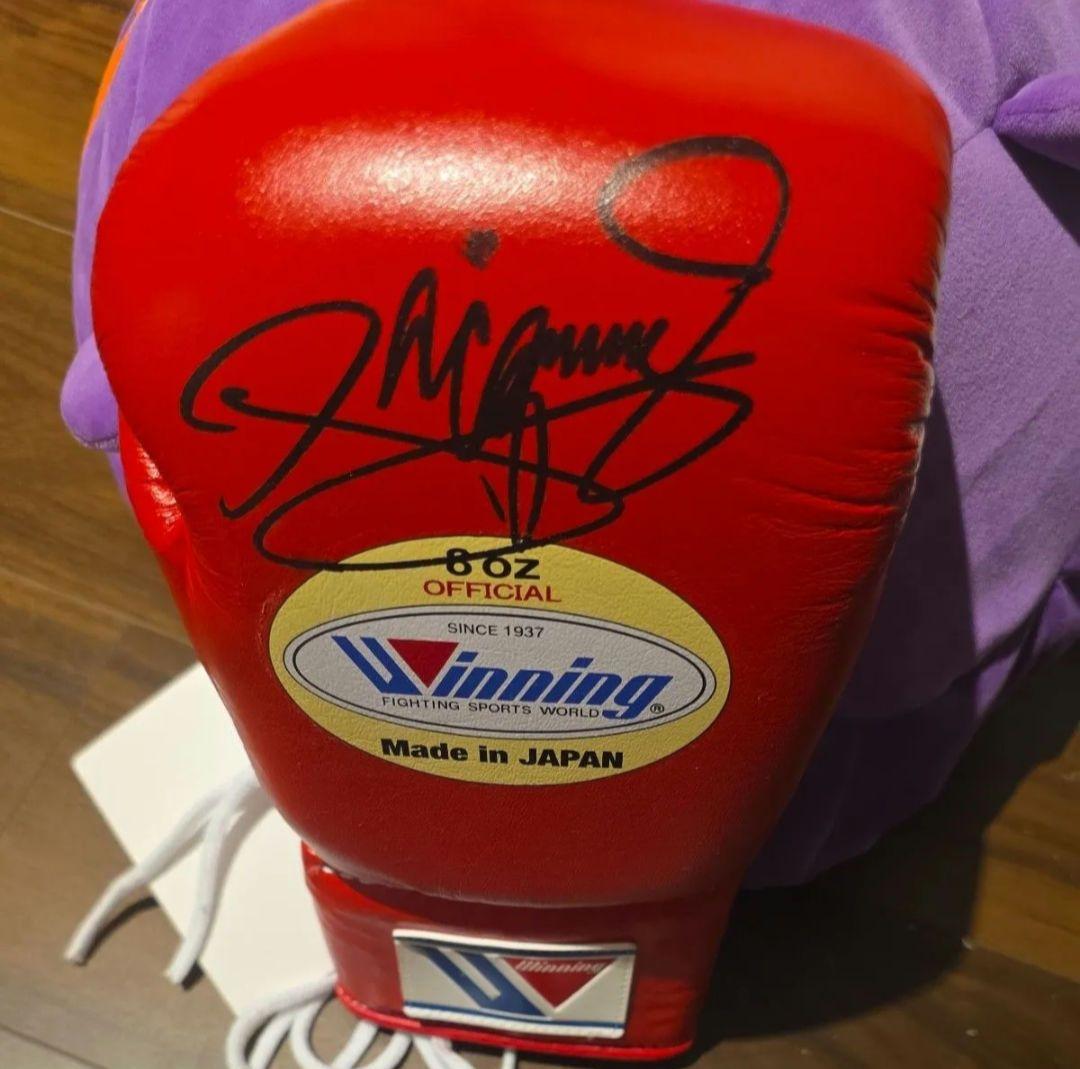 井上尚弥&メニーパッキャオ　直筆サイングローブ