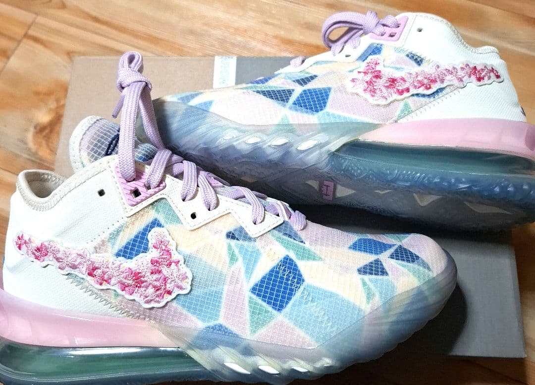 NIKE LEBRON 18 LOW スニーカー 24.5