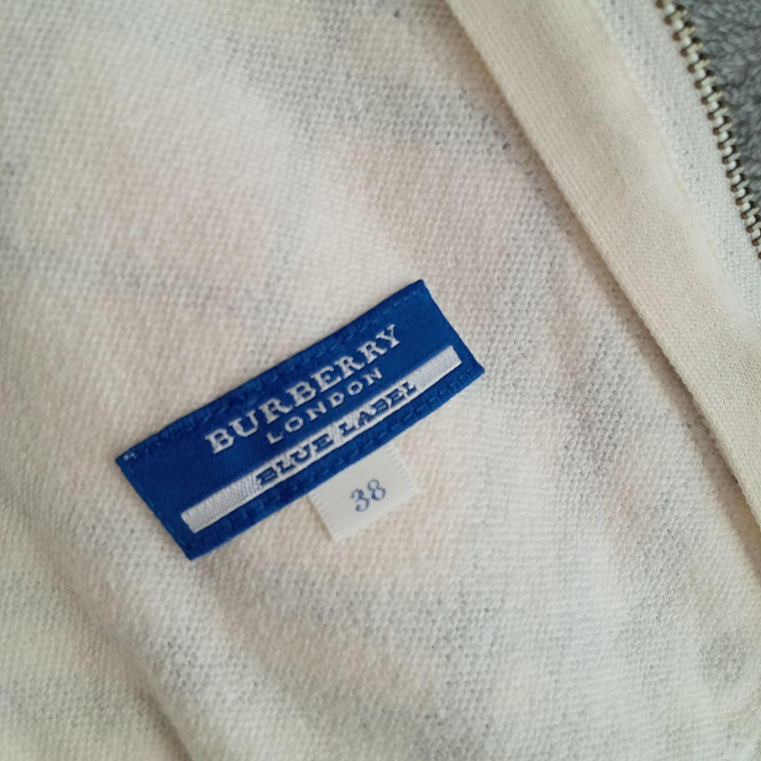 バーバリーブルーレーベル　ノバチェック　パーカー　薄手　白黒