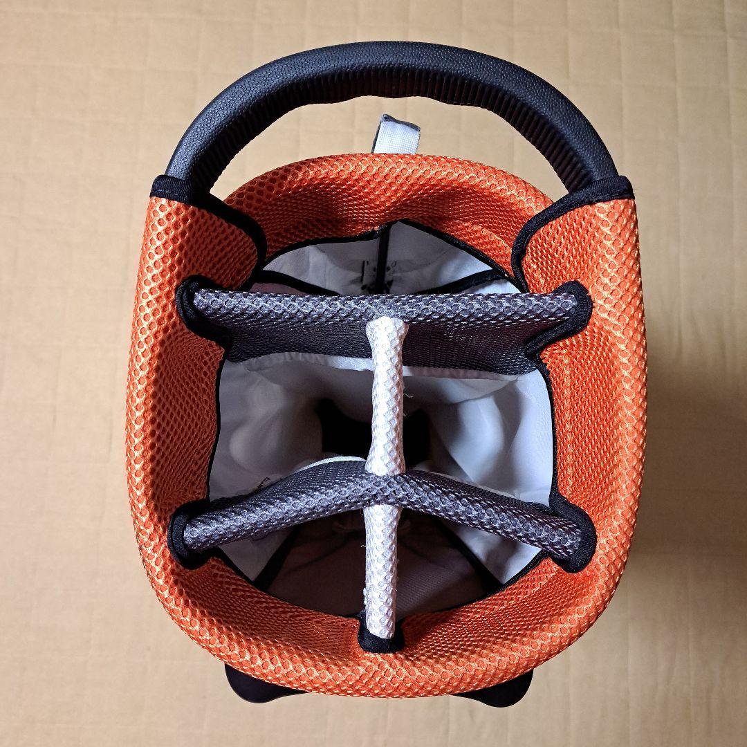 TaylorMade スタンド付きゴルフバッグ.フード付き.9.5インチ。