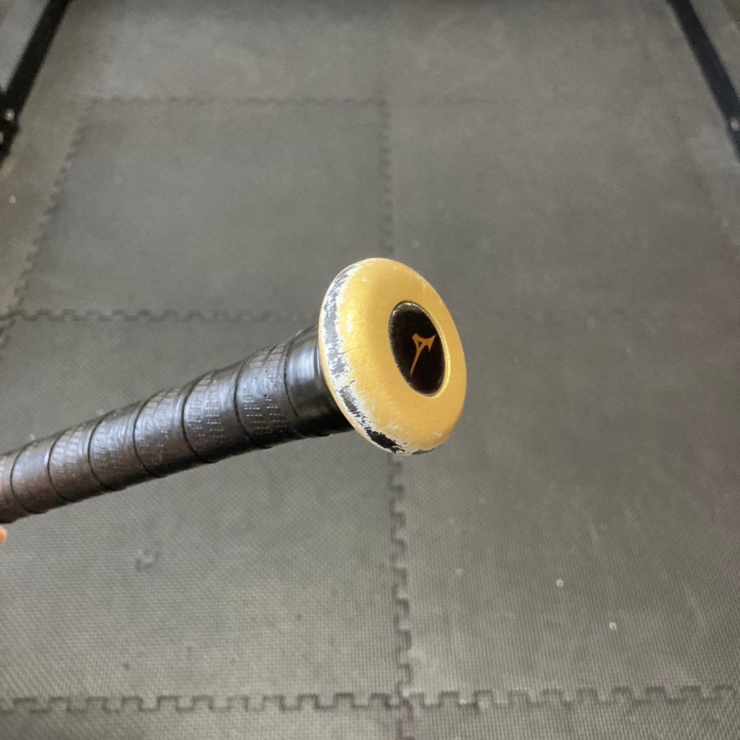 ビヨンドマックスレガシー 軟式バット 黒金　83センチ　値下げOK