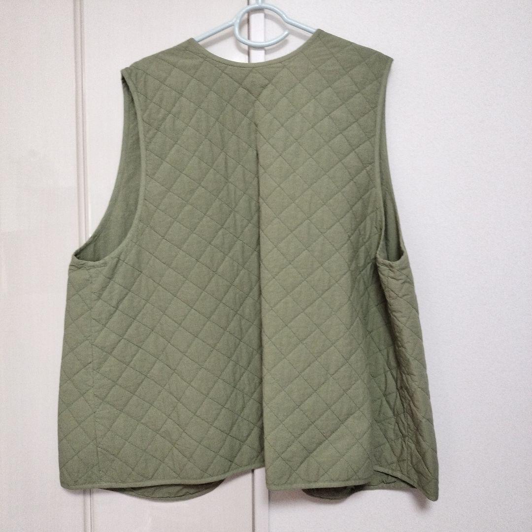 ネストローブ　リバーシブル　キルティングベスト オリーブ