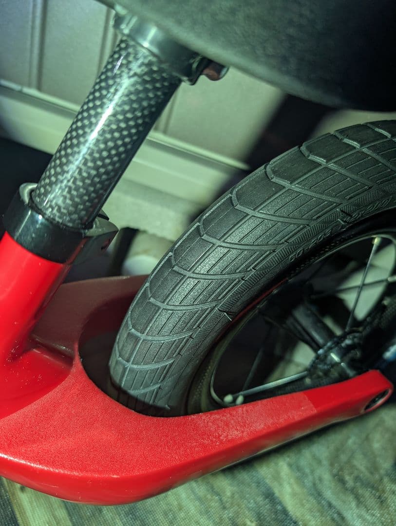 STRIDER ST-R ストライダー　カーボン　室内使用のみ