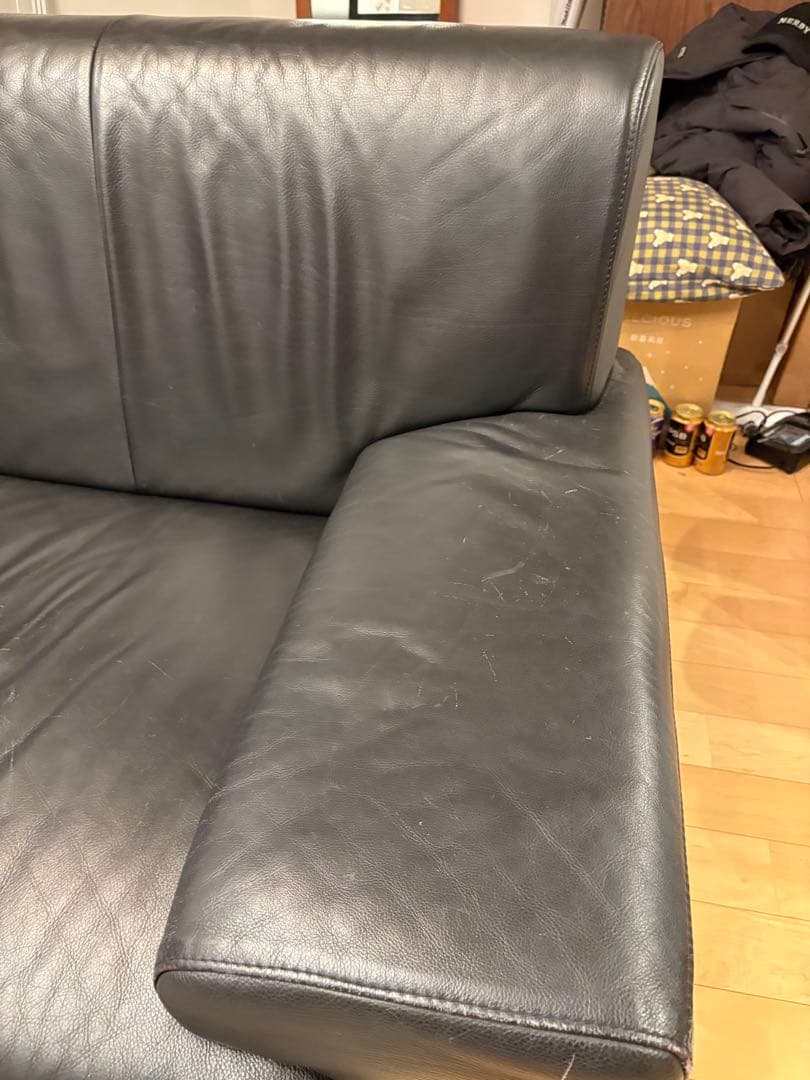 黒のレザーソファ 2-3人掛け