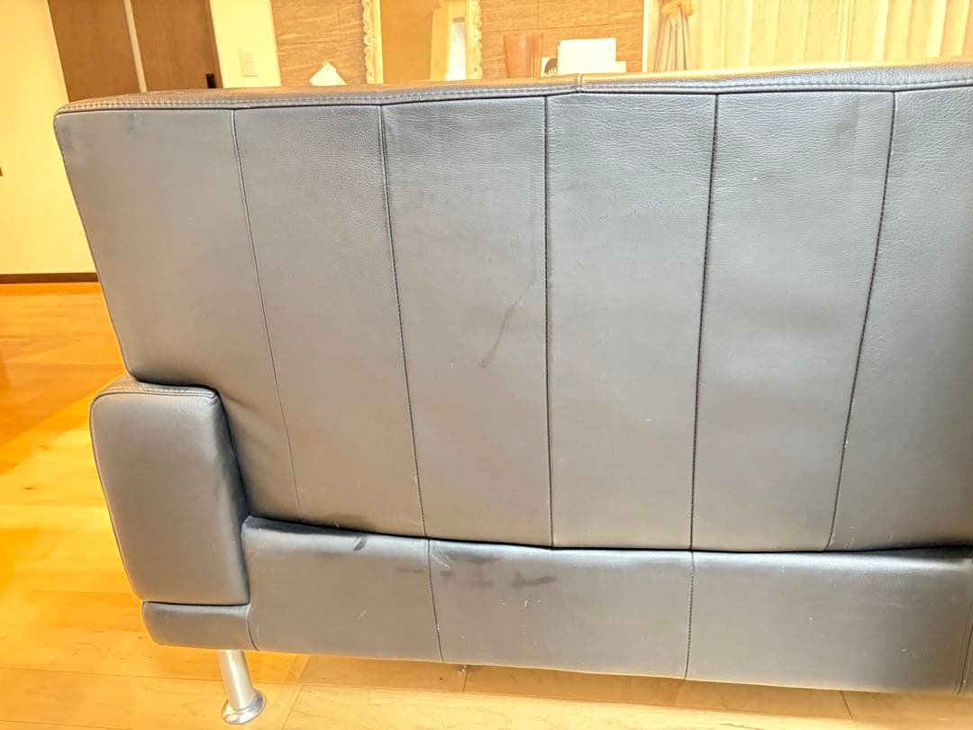 黒のレザーソファ 2-3人掛け