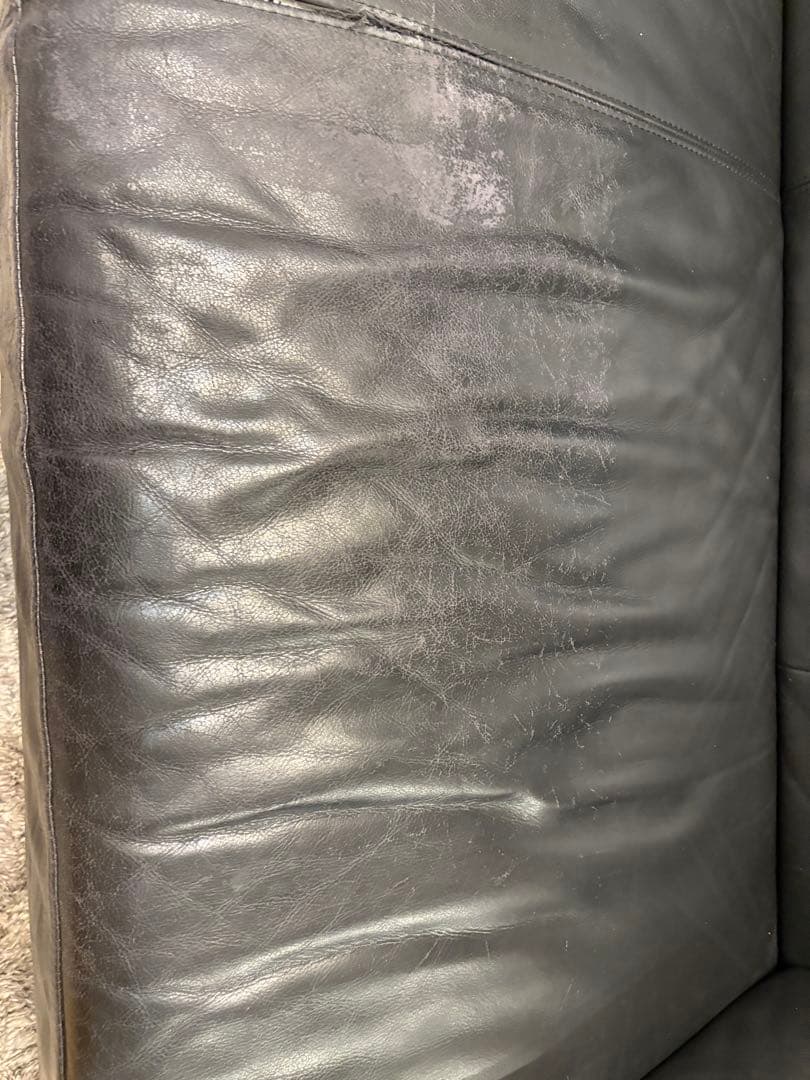 黒のレザーソファ 2-3人掛け