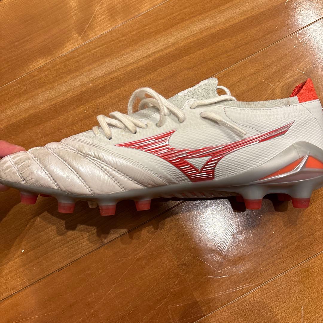 MORELIA NEO4 β JAPAN 26.5 ホワイト/レッド　美品