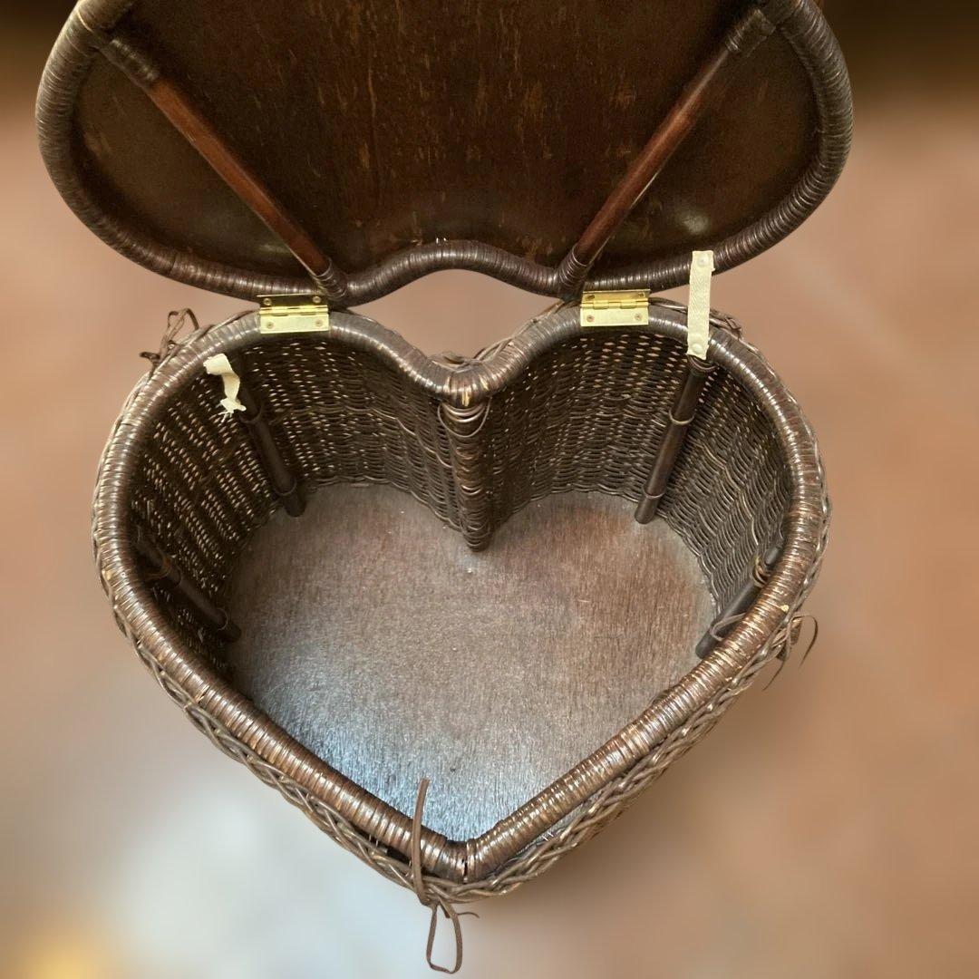 籐カゴハート形　激レア　キャスター付