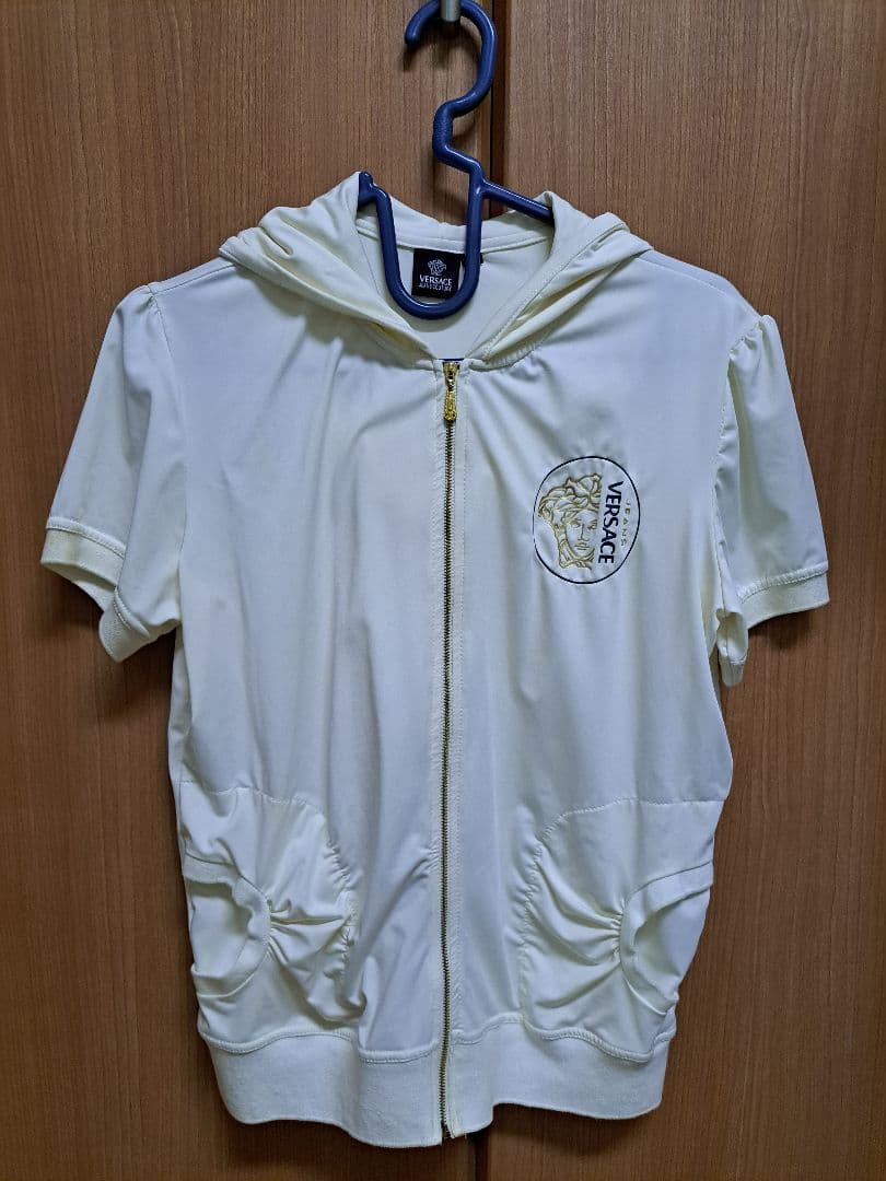 ゴルフウェアジャージレディースVERSACE セットアップ ジップパーカー 白