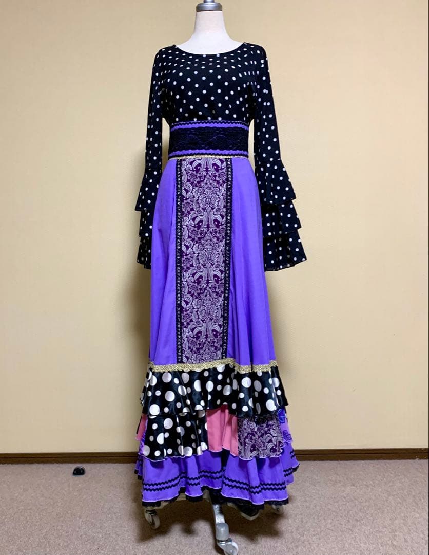 フラメンコ衣装　ハイウェストファルダとドットブラウスの上下セット