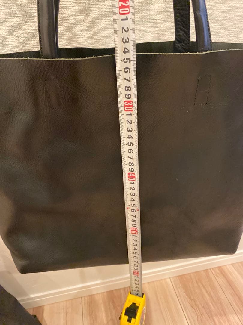 K*a様 定価55000円スロウ　黒 レザー バッグ 大きめ