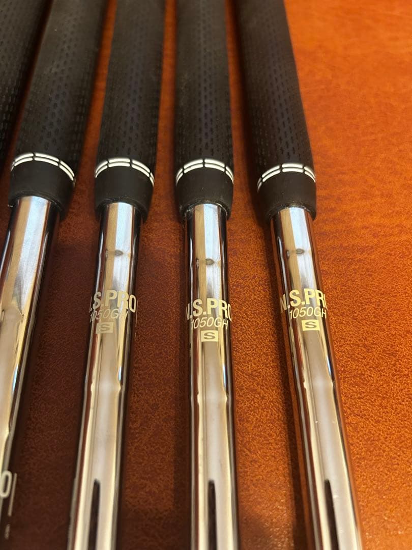 コブラ FORGED ONE TEC LENGTH アイアン8本