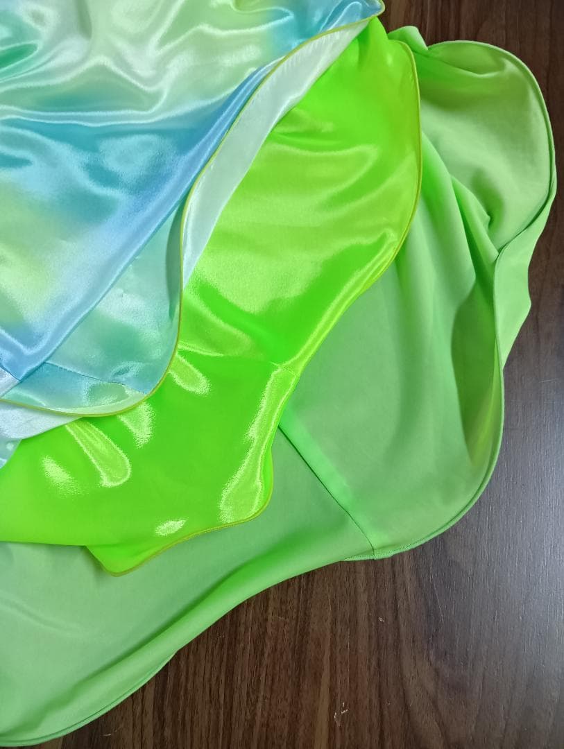 セキネ　Lovely dancing　社交ダンス衣装　7号　ドレス　ワンピ　緑