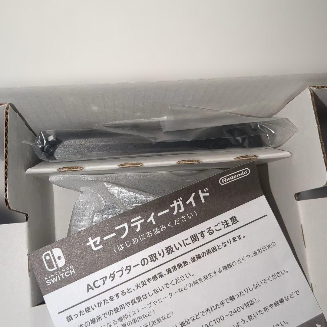 ほぼ未使用　美品　Nintendo Switch 本体バッテリー強化版