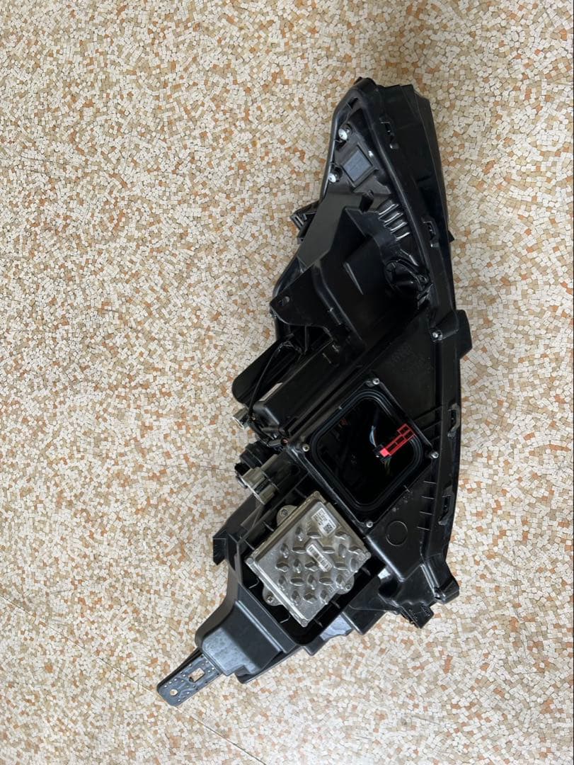 りんたろ 日産ノート左ヘッドライト