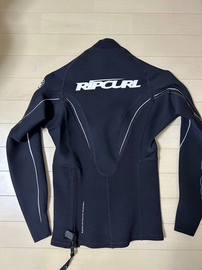 【新品未使用】RIP CURL リップカール　タッパー