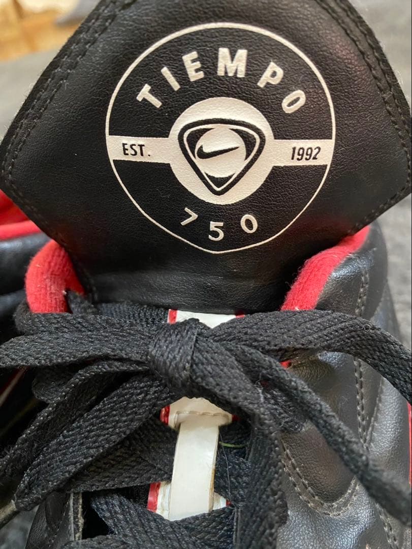 Nike Tiempo 750 サッカーシューズ ブラック/レッド