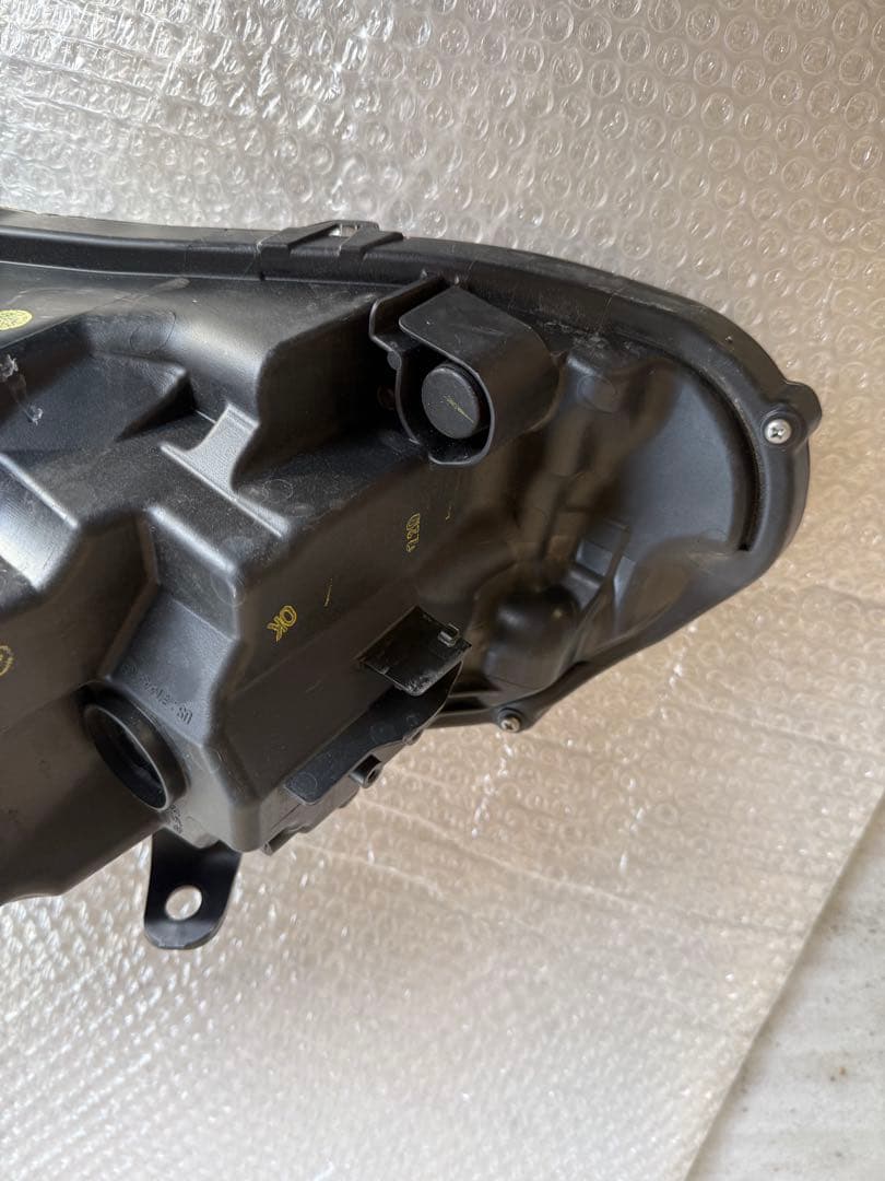 LEXUS レクサス　CT 200h ZWA10 中期　右側　ヘッドライト　中古