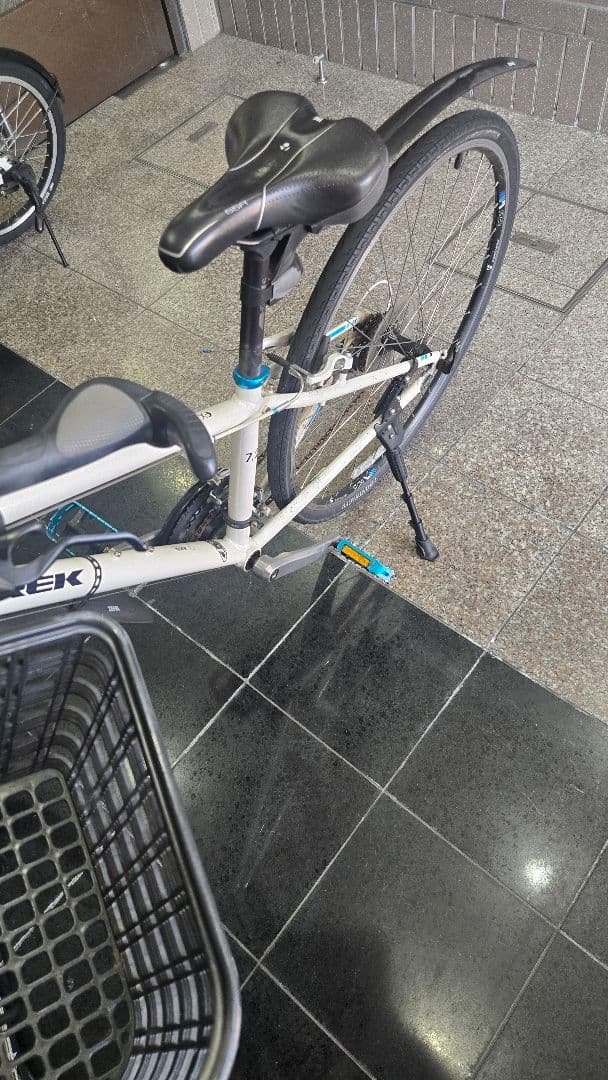 京都引き取り限定2月28日までクロスバイクTrekトレック7.2fxwsd