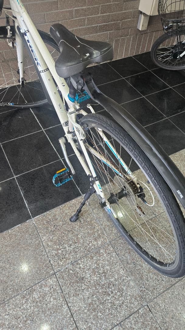 京都引き取り限定2月28日までクロスバイクTrekトレック7.2fxwsd