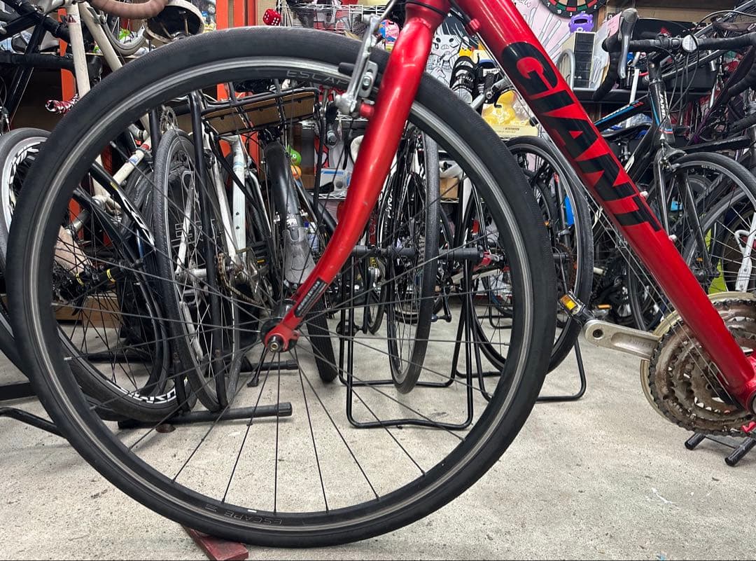 エスケープR3 基本分解発送送料無料！近県の方完成車直接配送等ご相談ください！