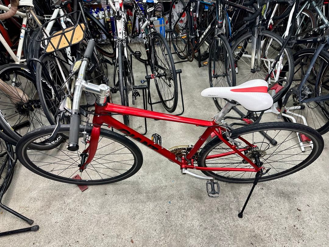 エスケープR3 基本分解発送送料無料！近県の方完成車直接配送等ご相談ください！