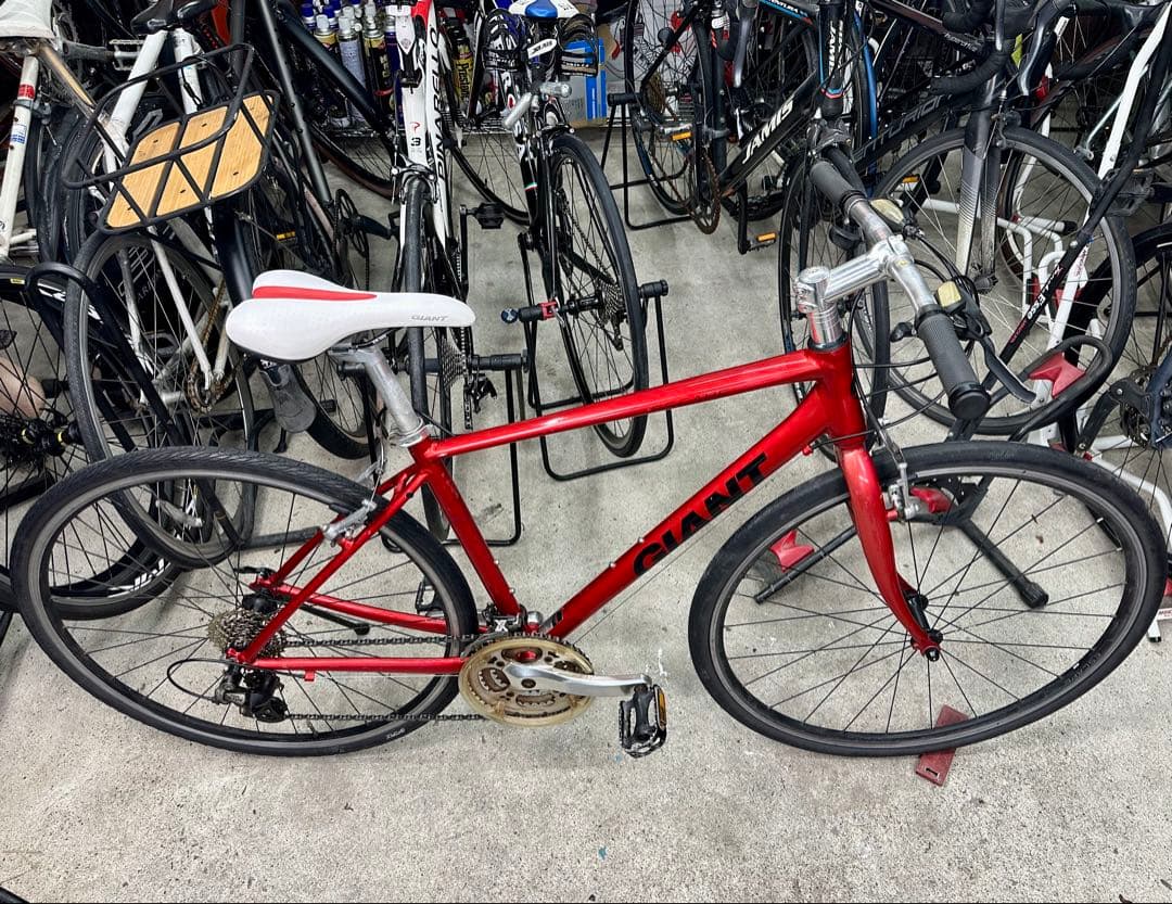 エスケープR3 基本分解発送送料無料！近県の方完成車直接配送等ご相談ください！