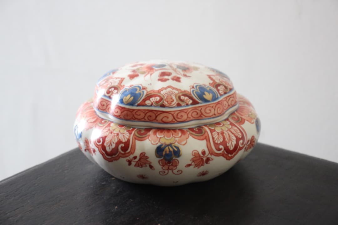 ヴィンテージ　オランダ　デルフト　伊万里デザイン　蓋付き物入　ボンボニエール