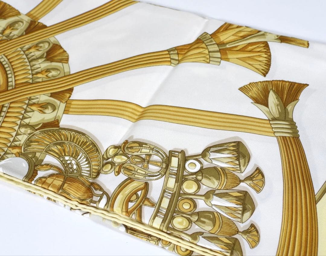 HERMES カレ90 スカラベ　シルクスカーフ