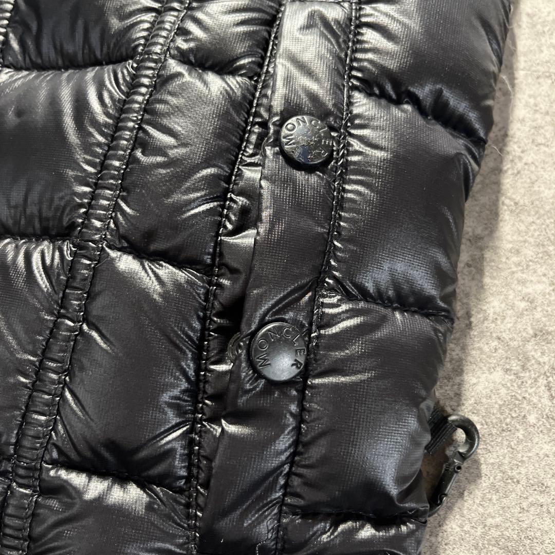 美品 MONCLER ダウンベスト L相当 送料無料