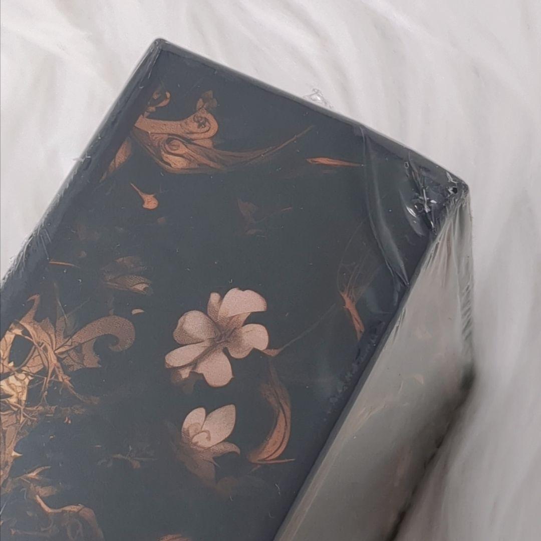 【訳あり特価】正規品タロットカード✨超美麗✨希少品 ダークなアリスの世界のデッキ