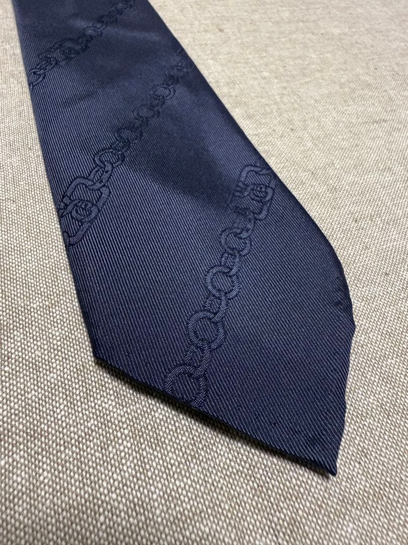 Atto Vannucci／セッテピエゲ／チェーンモチーフ／ネイビー