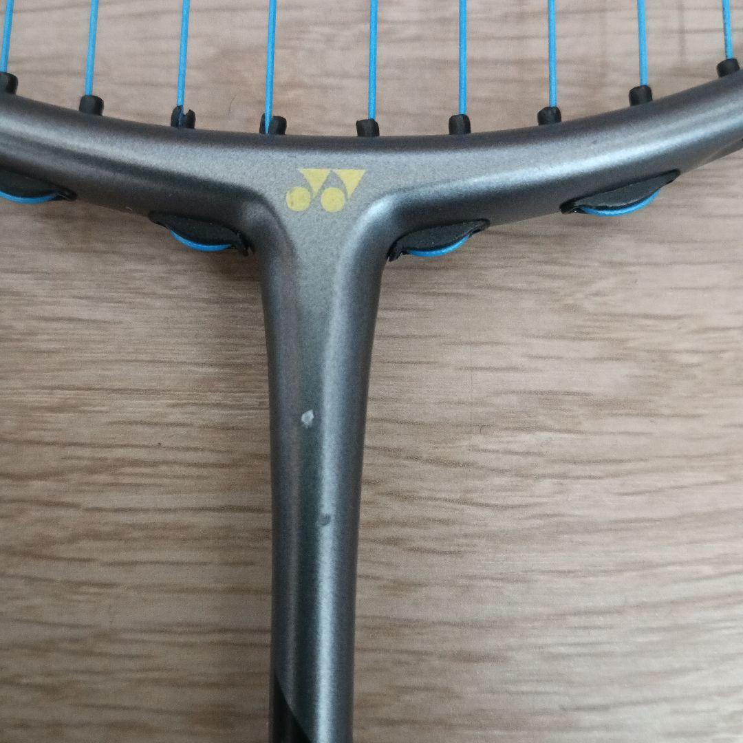 【美品】YONEXバドミントンラケットアークセーバー7pro4UG5