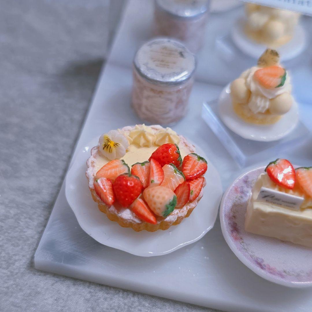 ♡*♡様 【 ホワイトチョコと苺のスイーツセット 】ミニチュアスイーツ