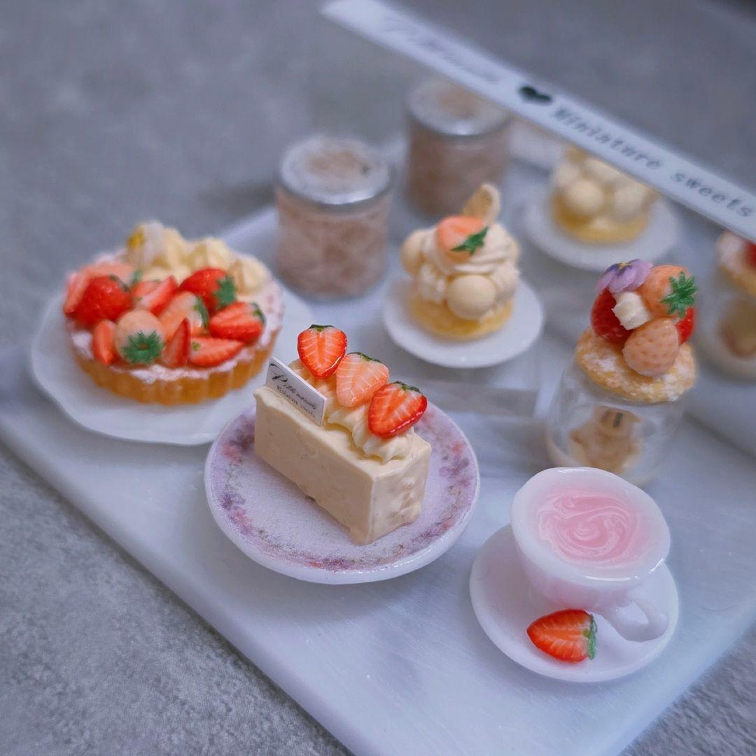 ♡*♡様 【 ホワイトチョコと苺のスイーツセット 】ミニチュアスイーツ