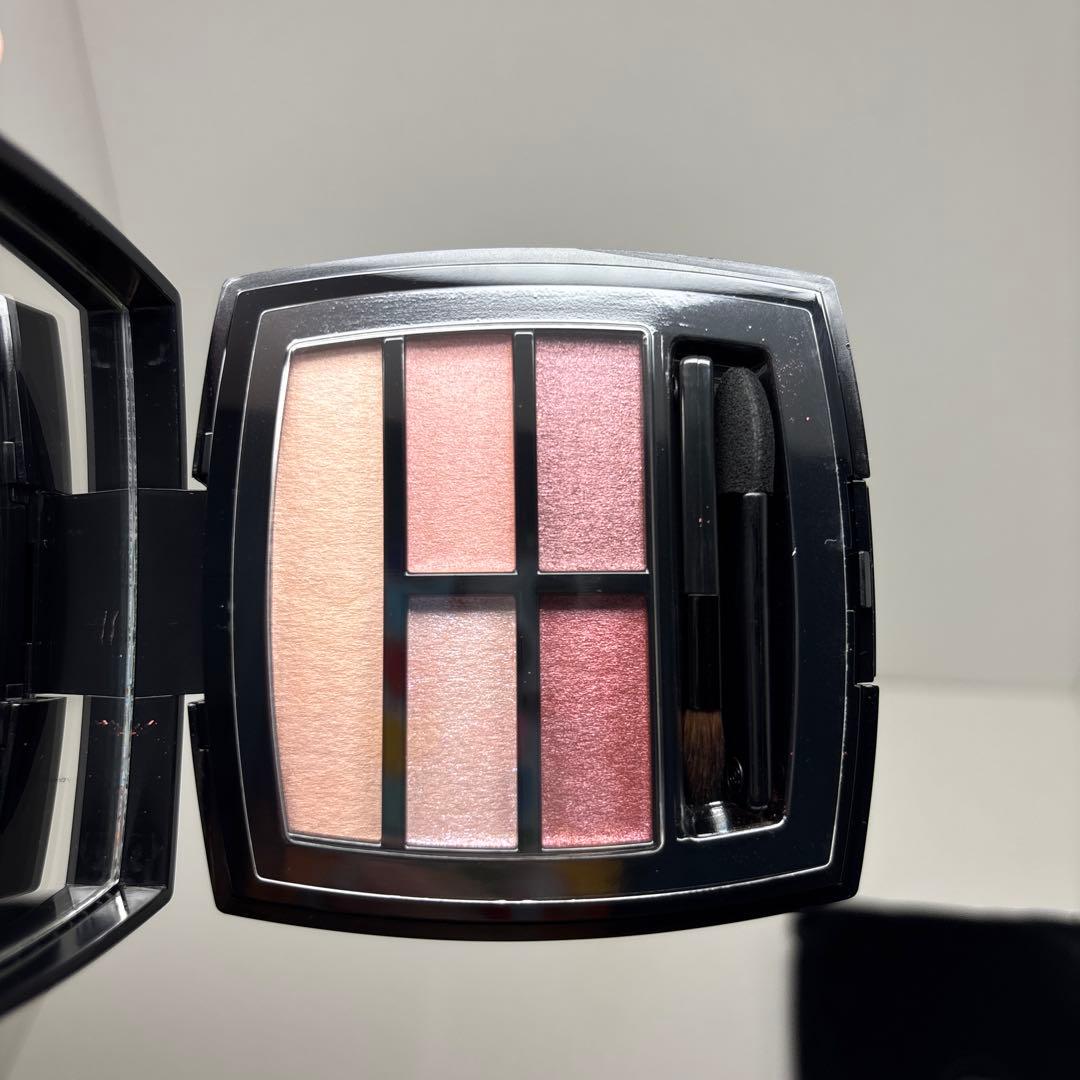 CHANEL LES BEIGES アイシャドウパレット　クールドゥシャネル