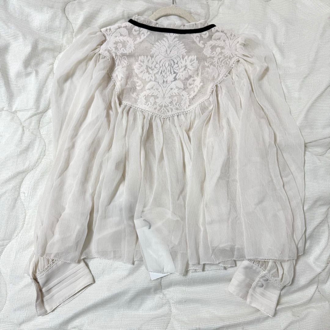 新品タグ付き✨　SNIDEL エンブロイダリー楊柳シフォンブラウス　インナー付き