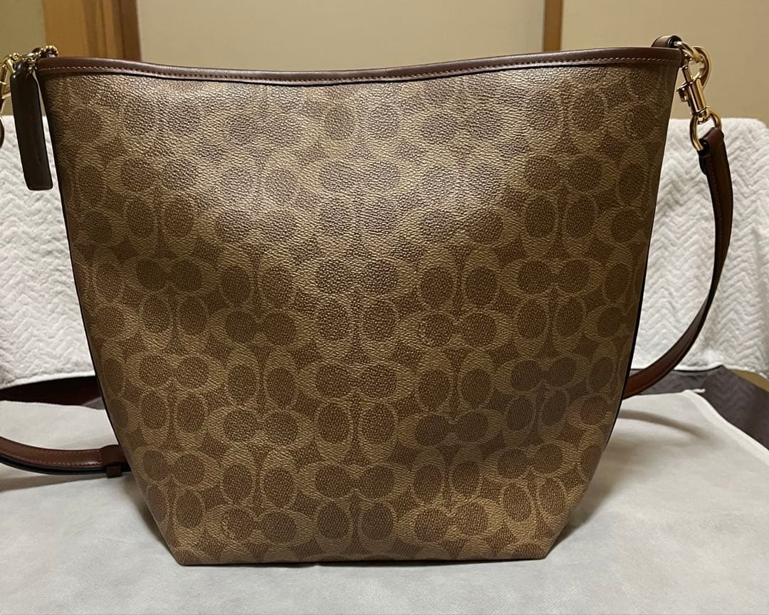 COACH シティ ラージ バケット バッグ・シグネチャー キャンバス