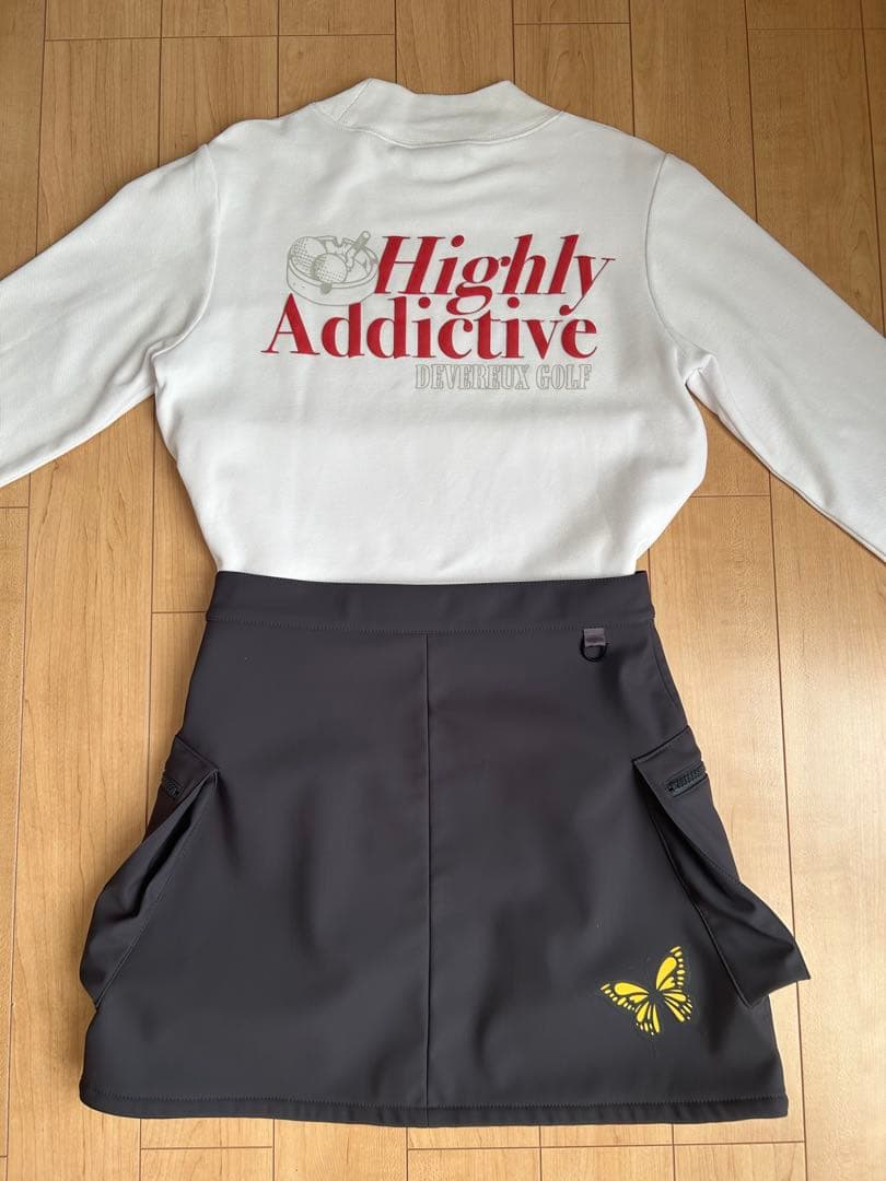 【美品】DEVEREUX GOLF（デヴァローゴルフ）フロントジップスカート
