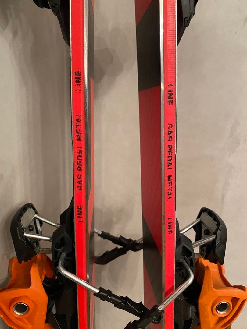 LINE BLADE スキー 板 黒/赤