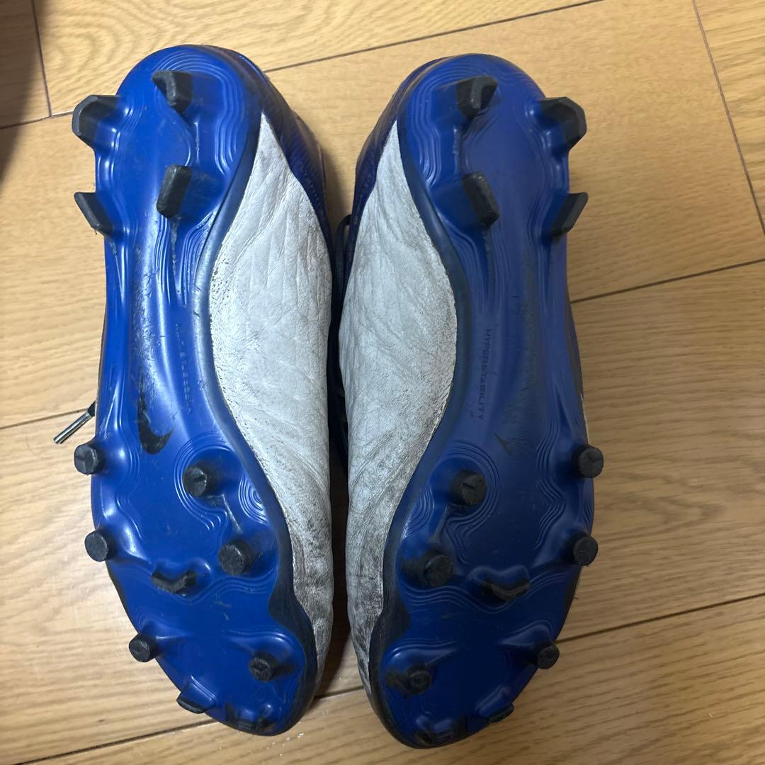 NIKE TIEMPOレジェンド8 FG（天然芝用）ホワイト/ブルー