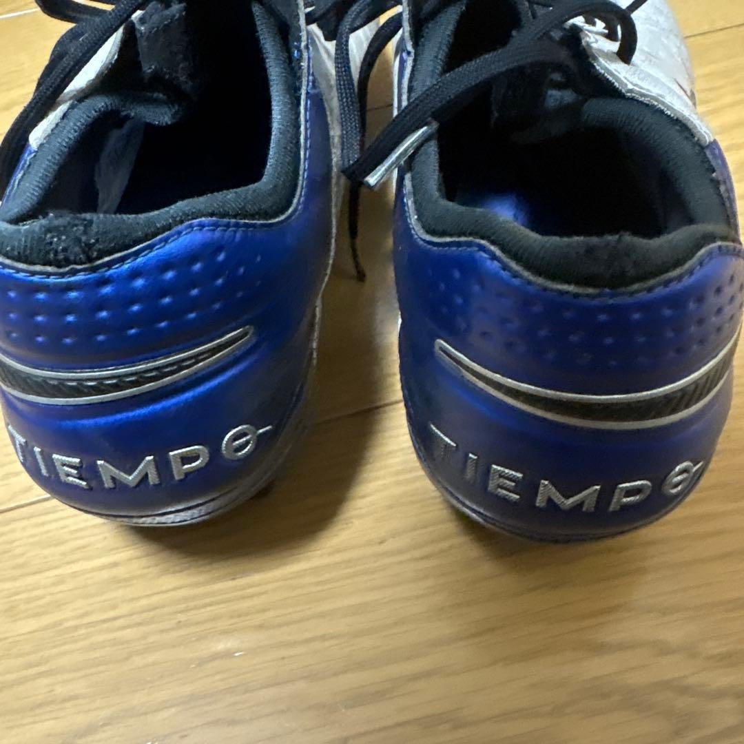 NIKE TIEMPOレジェンド8 FG（天然芝用）ホワイト/ブルー