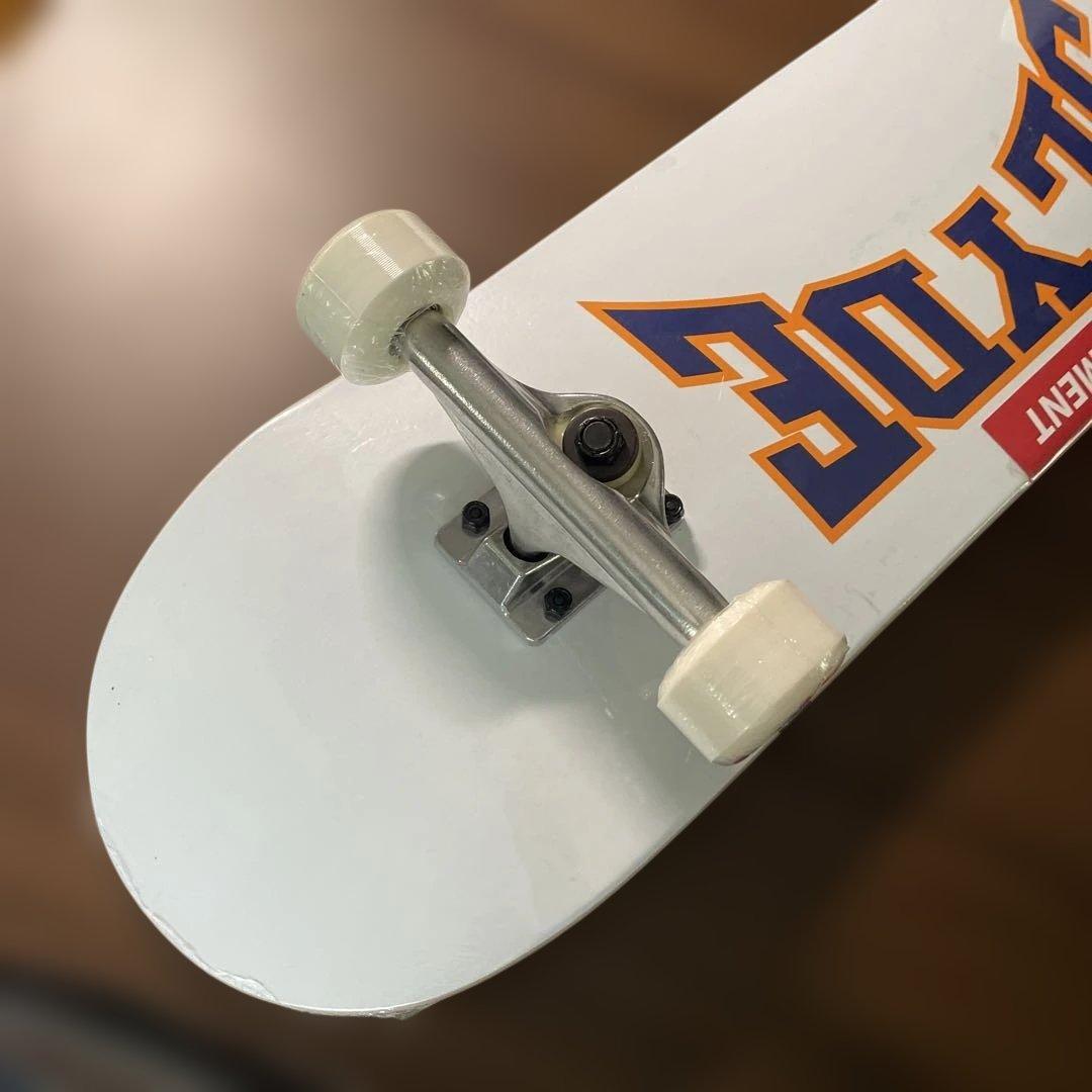 はーちゃん　新品　Slyde スケートボード コンプリート