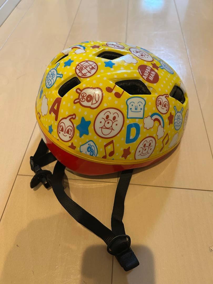 ヘルメット付き！　STRIDER 赤レッド 12インチ　スポーツタイプ